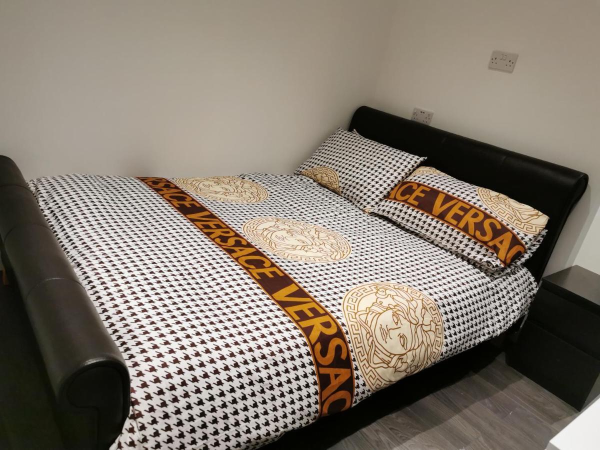 Studio Self Contained Double Bedroom London Bagian luar foto