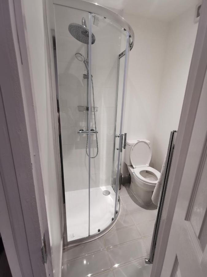 Studio Self Contained Double Bedroom London Bagian luar foto