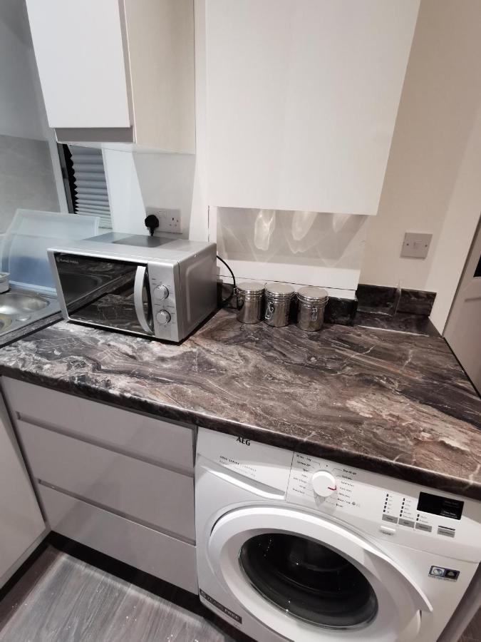Studio Self Contained Double Bedroom London Bagian luar foto